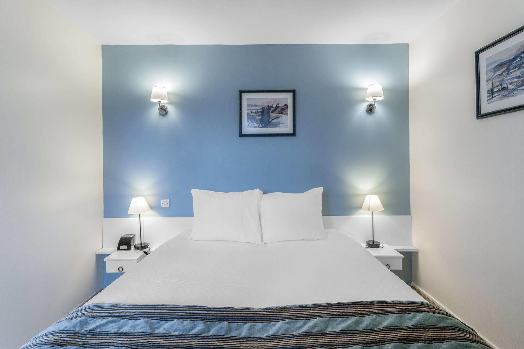 Karma Manoir Des Deux Amants Apart otel Connelles Dış mekan fotoğraf